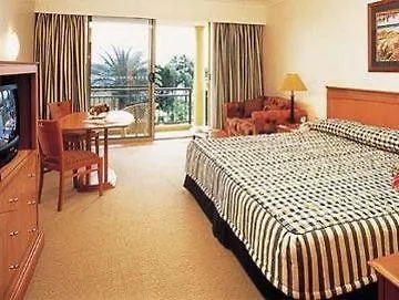 Radisson Resort Gold Coast Hotel